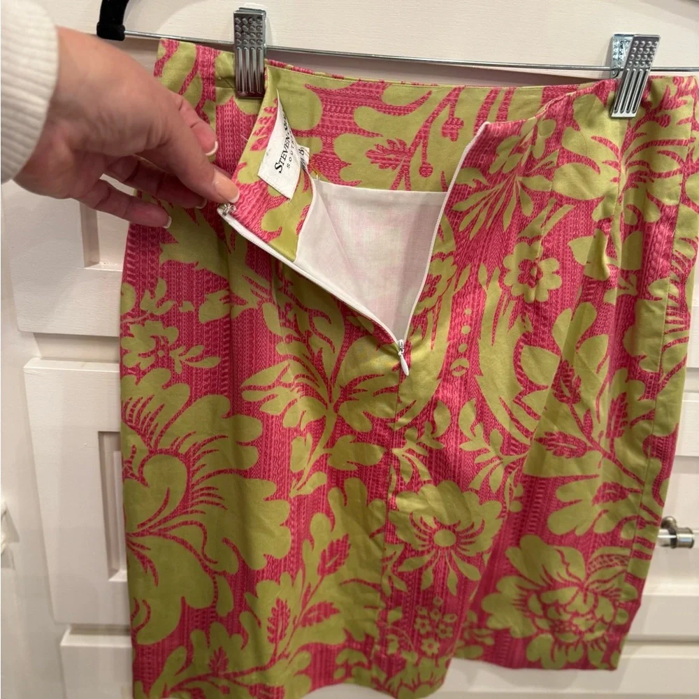 High-Contrast Floral Midi Skirt in Pink & Lime - Picture 4 of 4